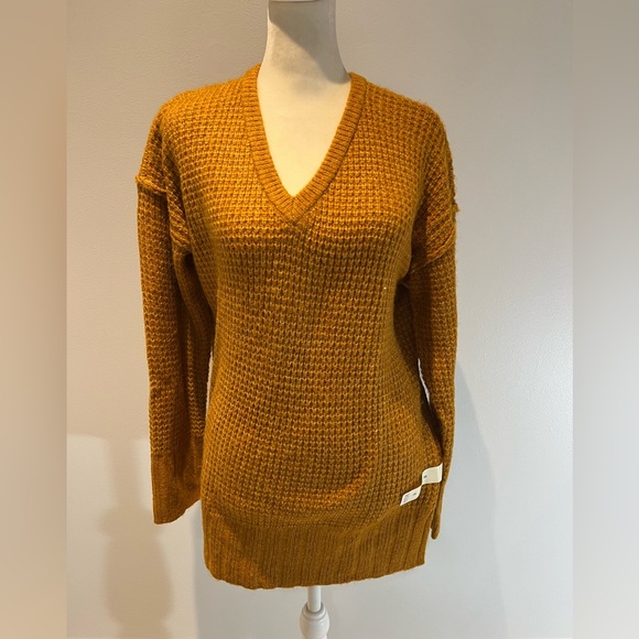 NWT a.n.a a new approach Sweater Size med Honey Ginger Brown V  Neck pullover - Picture 4 of 7